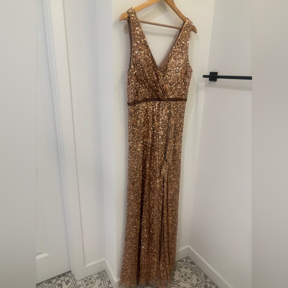 Mac Duggal Elegant Sequin Evening Gown - Picture 4 of 6